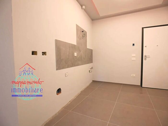 Appartamento trilocale in vendita in Viale Falzoni Gallerani, Cento