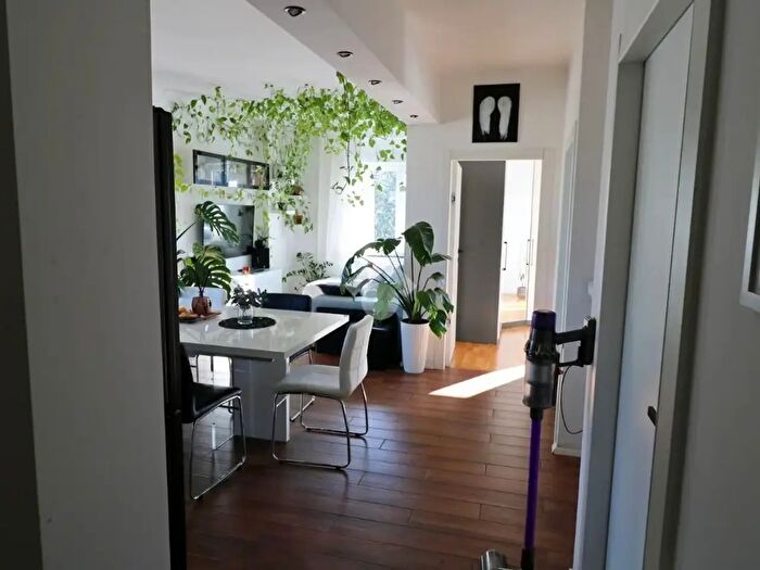 Appartamento trilocale in vendita in Via Forti, Muggia