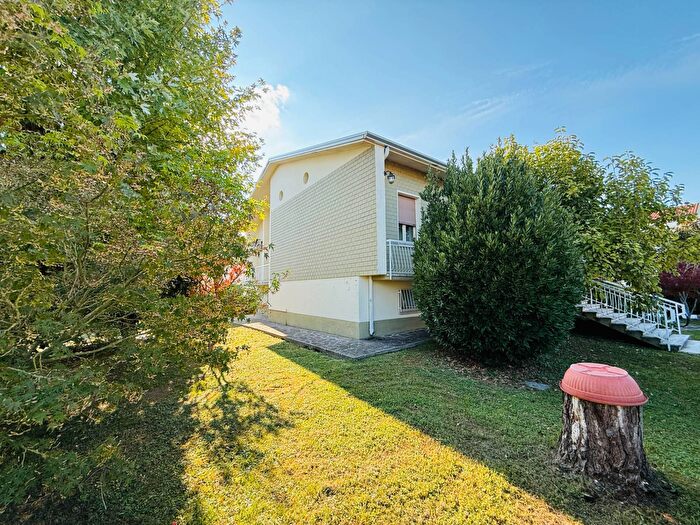 Casa con 7 locali in vendita in Poggio Rusco