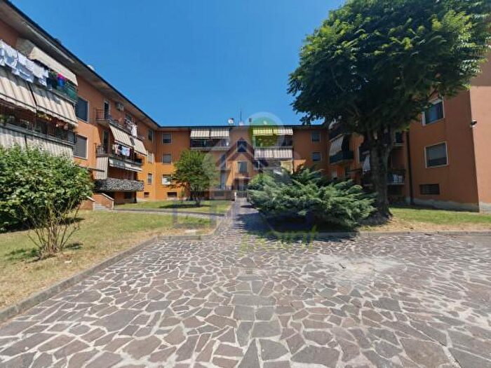 Appartamento trilocale in vendita in Via Giovanni XXIII, Pieve Fissiraga