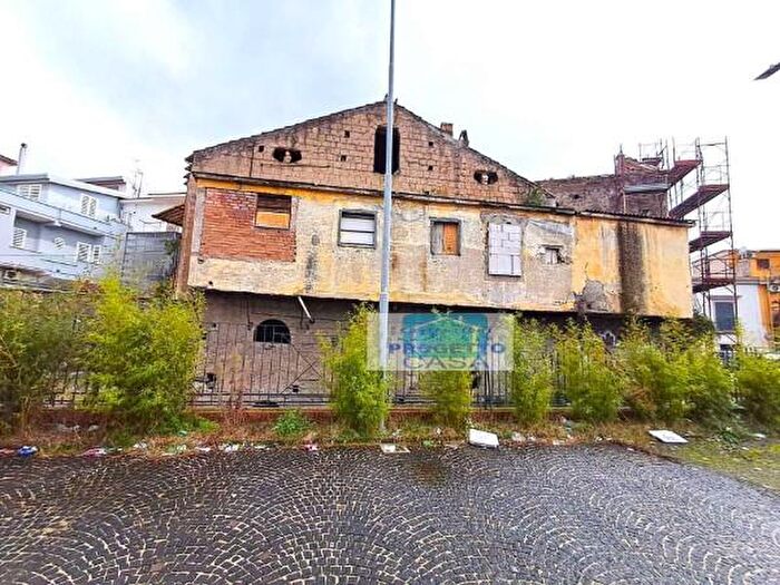 Appartamento con 5 locali in vendita in Via Costantinopoli, Somma Vesuviana