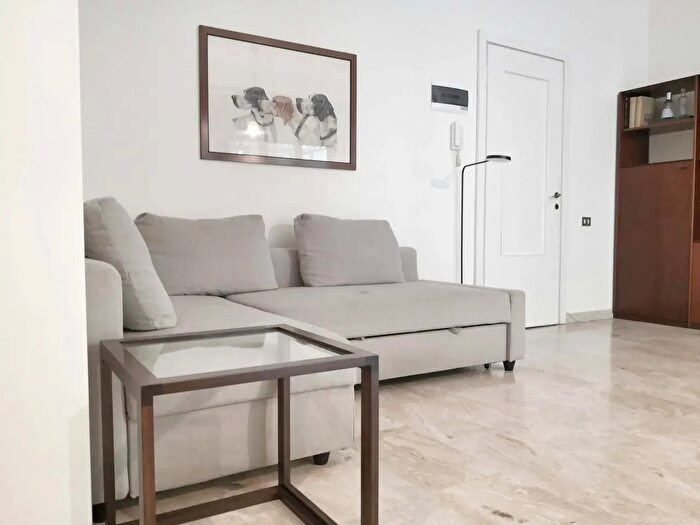 Appartamento monolocale in affitto in Via Vincenzo Monti, Milano