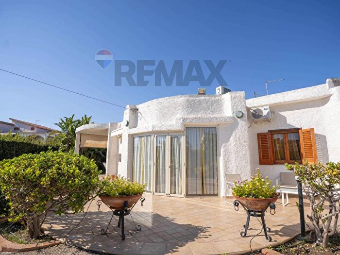Casa con 6 locali in affitto in Via Della Gondola, Terrauzza, Siracusa