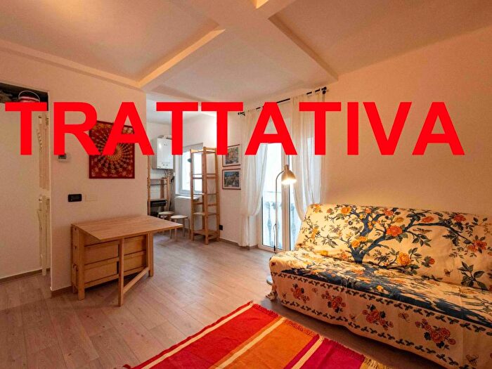 Appartamento bilocale in affitto in Vico delle Fasciuole, Maddalena, Genova