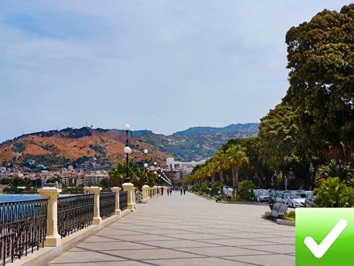 Appartamento con 5 locali in vendita in Reggio Calabria