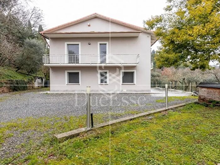 Casa con 6 locali in vendita in Santa Maria A Monte