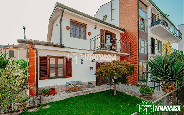 Appartamento bilocale in vendita in Via Po, Travaco Siccomario