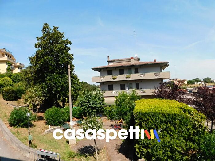Appartamento quadrilocale in vendita in Via Nomentana, Mentana