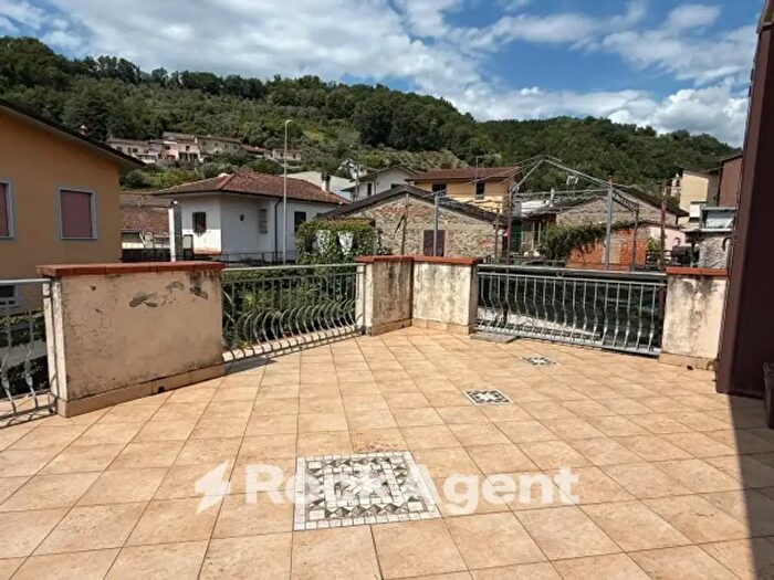 Appartamento quadrilocale in vendita in Licciana Nardi