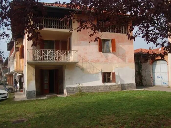 Casa quadrilocale in vendita in Via Roma, Lusiglie