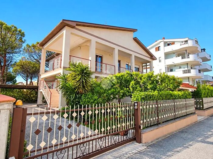Appartamento quadrilocale in vendita in Via a Labriola, Montesilvano