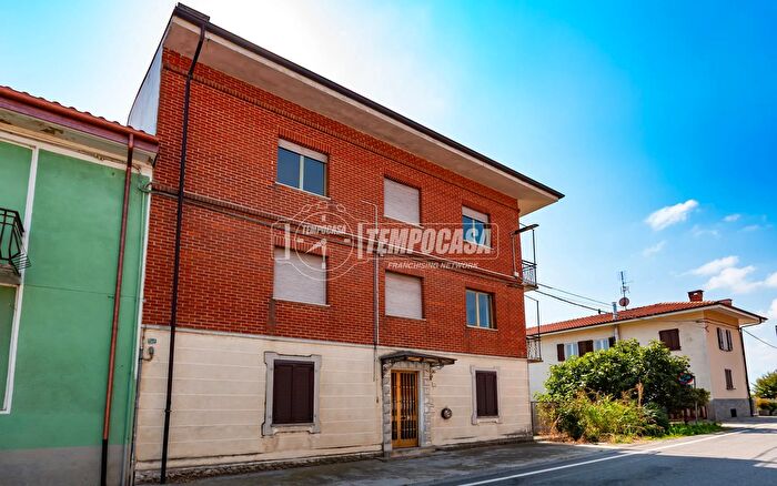 Casa con 6 locali in vendita in Via Cuneo, Fossano