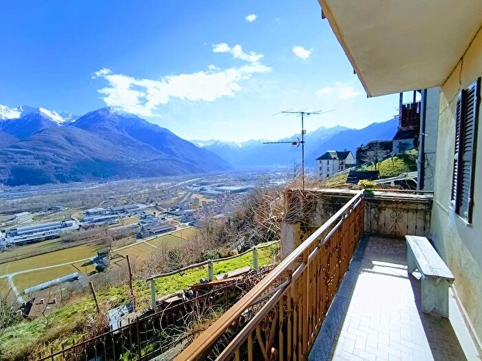 Casa con 6 locali in vendita in Tappia, Villadossola