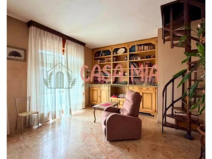 Appartamento quadrilocale in vendita in Via Feliziani, Piacenza