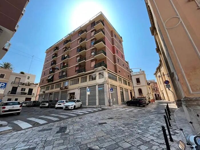 Appartamento trilocale in affitto in Via San Sebastiano, Brindisi