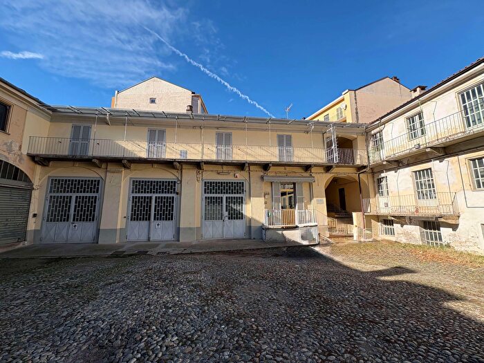 Appartamento con 6 locali in vendita in Via Saluzzo, Pinerolo