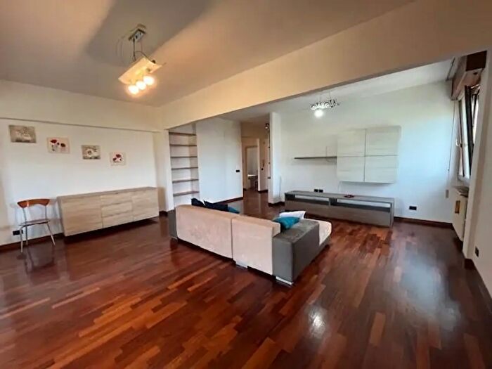 Appartamento con 8 locali in vendita in a I° Maggio, Pontedera