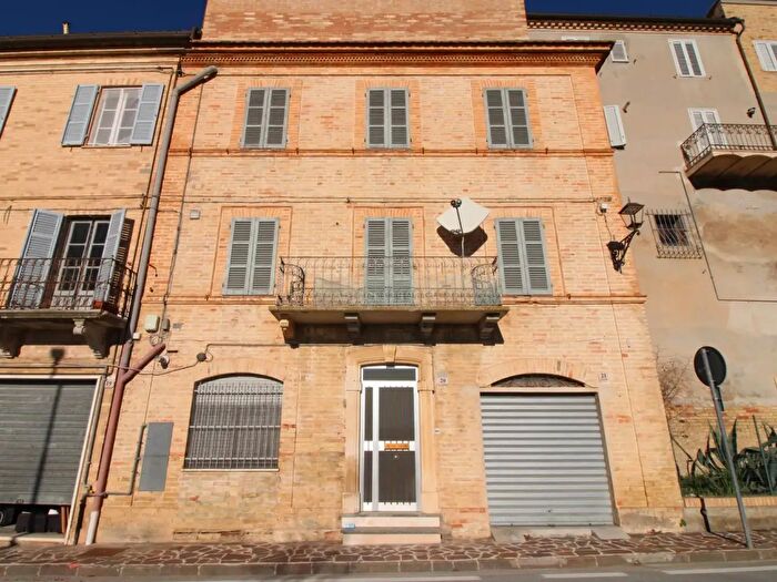 Casa con 7 locali in vendita in XXIV Maggio, Lapedona