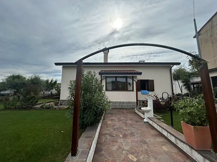 Casa quadrilocale in vendita in Muggia