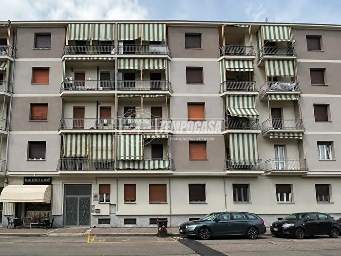 Appartamento bilocale in vendita in Via Val Lagarina, Torino