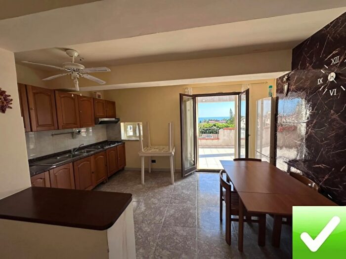 Appartamento con 5 locali in vendita in Melito Di Porto Salvo