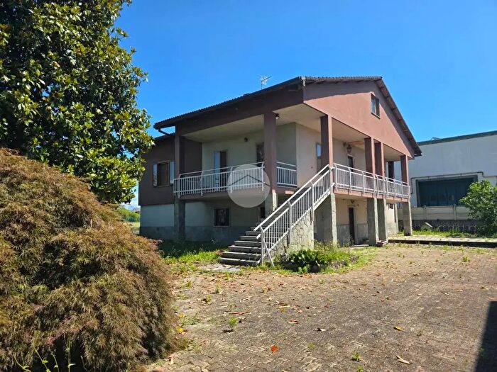 Casa con 6 locali in vendita in Via IV Novembre, Bosconero