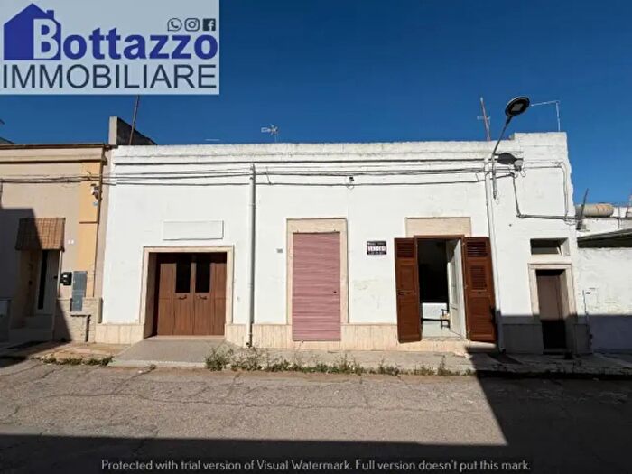 Casa con 5 locali in vendita in Via Arno, Lizzano