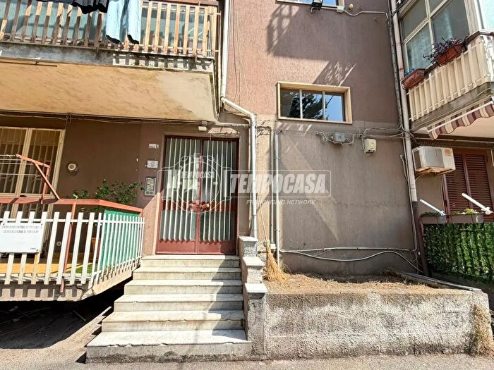 Appartamento bilocale in vendita in Via Badia, Gravina Di Catania