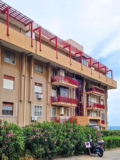 Appartamento quadrilocale in vendita in Salita Villa Contino Messina Due, Messina