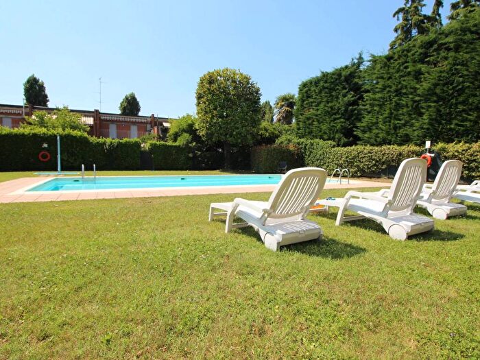 Appartamento trilocale in affitto in Via delle Alpi, Centro, Lomazzo