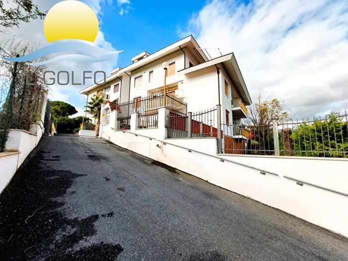 Appartamento monolocale in vendita in Via Diano San Pietro, Diano Castello