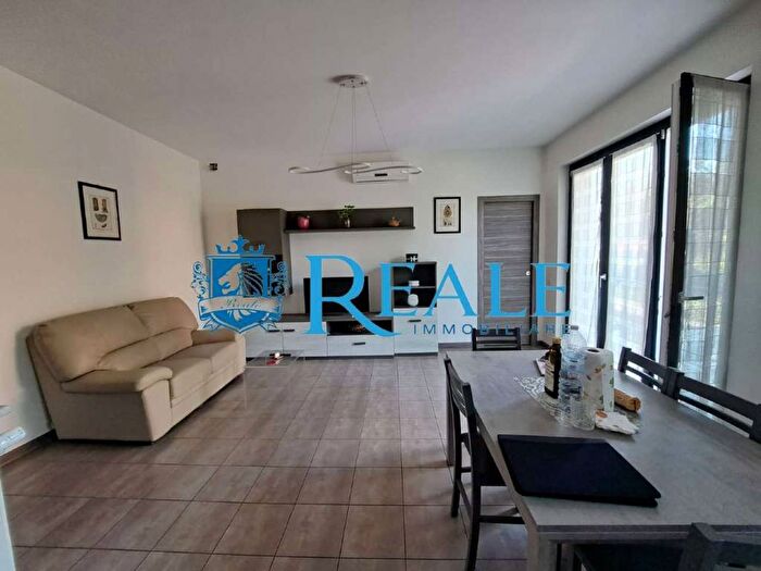 Appartamento trilocale in affitto in via DANTE, Centro, Magenta