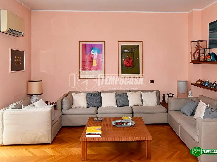 Appartamento trilocale in vendita in Milano