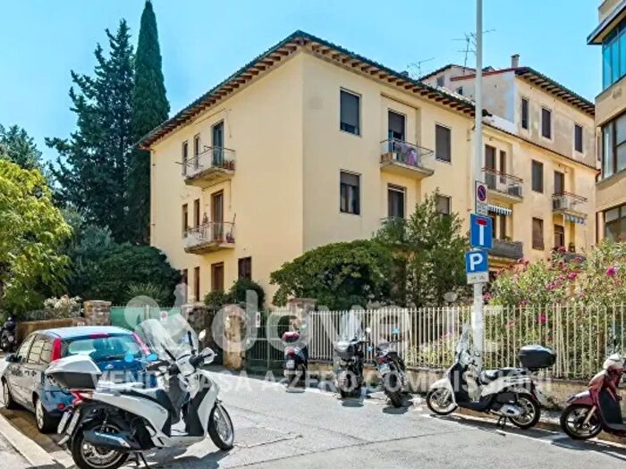 Appartamento con 5 locali in vendita in Via Pierandrea Mattioli, Firenze