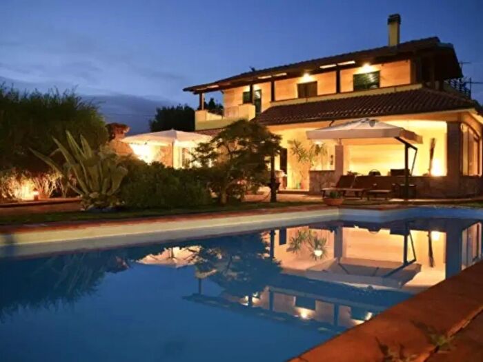 Casa con 6 locali in vendita in Vezzano Ligure