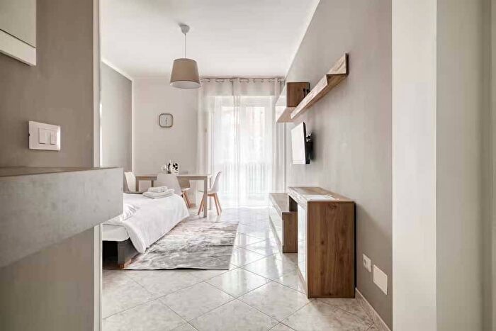 Appartamento trilocale in affitto in Viale Ungheria, Viale Ungheria Mecenate, Milano