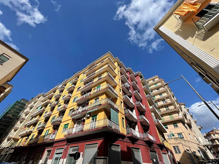 Appartamento con 5 locali in vendita in Via Mario Fabio, Salerno