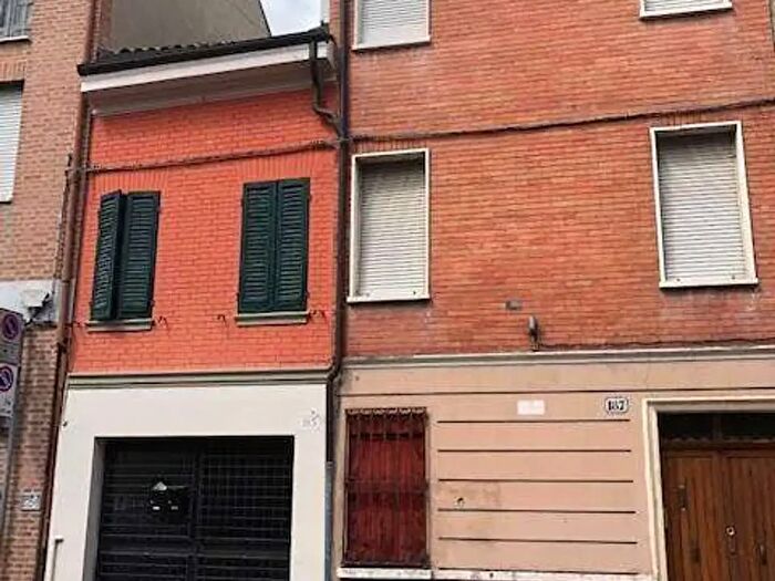 Casa con 7 locali in vendita in Ferrara