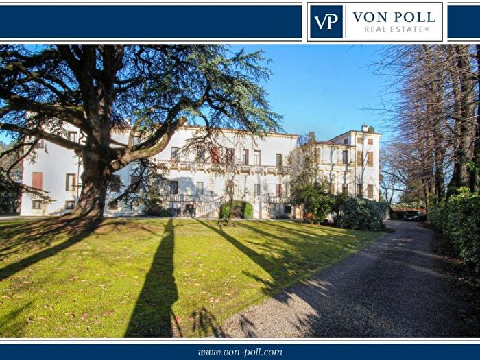 Casa con 6 locali in affitto in Via Alessandro Avogadro di Casanova, Monte Berico, Vicenza