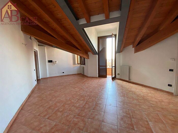 Appartamento trilocale in vendita in Via Mazzini, Gambolo