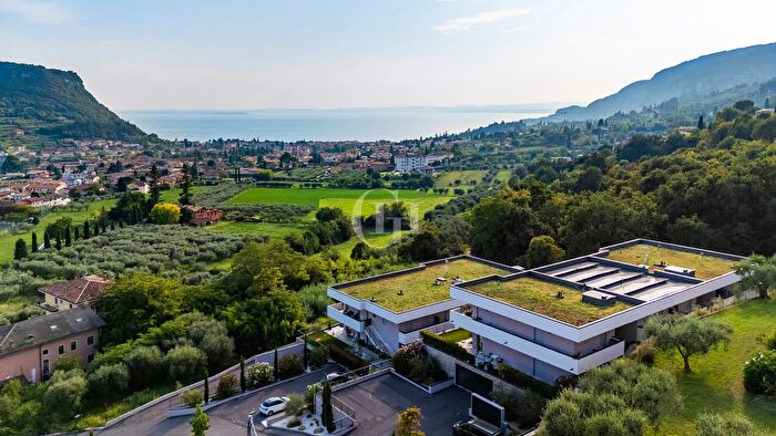 Appartamento quadrilocale in vendita in Garda