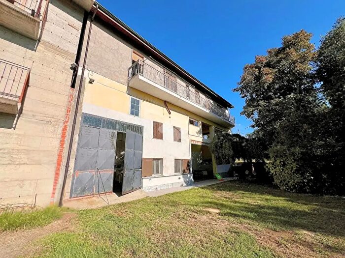 Casa con 5 locali in vendita in Via Madonna, Cossombrato