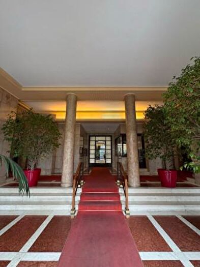 Appartamento trilocale in vendita in Corso Sempione, Milano