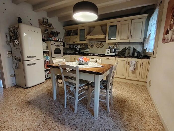 Casa con 5 locali in vendita in Via Roma, Caldogno