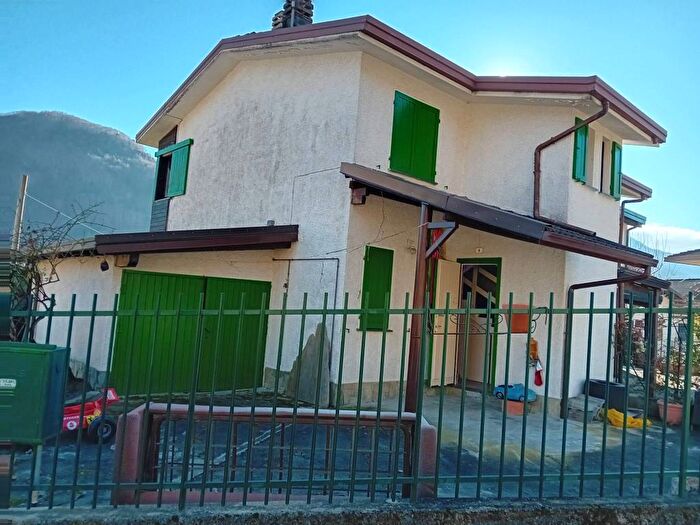 Casa quadrilocale in affitto in Via Prati Salati, Dazio
