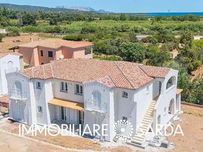 Appartamento trilocale in vendita in Budoni