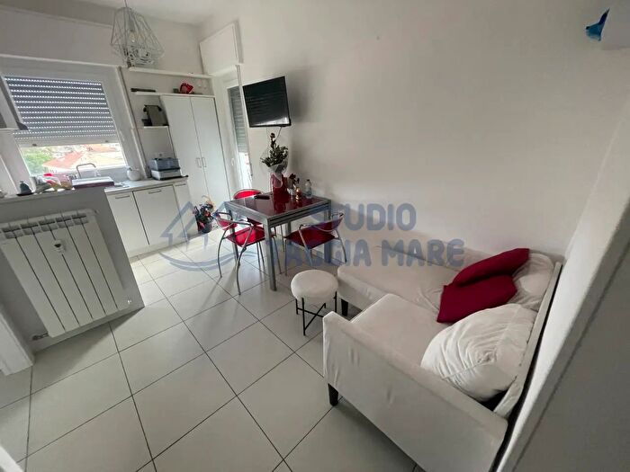Appartamento bilocale in affitto in Via della Stazione, Taggia