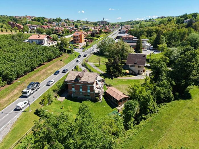 Casa con 8 locali in vendita in Via Strada Statale, Vicoforte