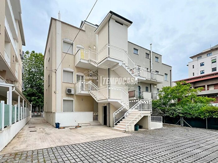 Appartamento quadrilocale in vendita in Via Verdi, Cattolica