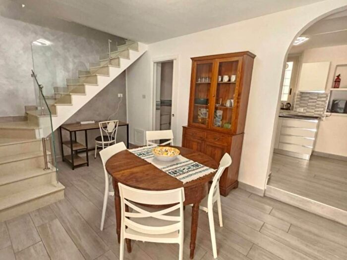 Appartamento quadrilocale in affitto in Via Lauretta Li Greci, Mondello Valdesi, Palermo